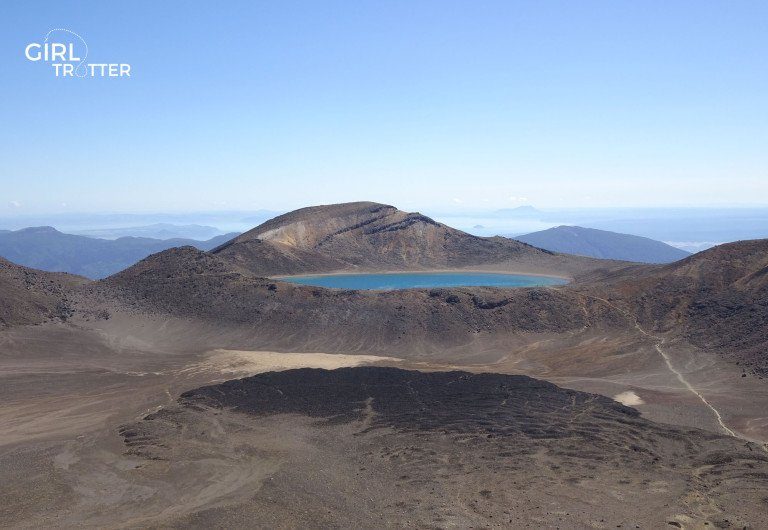 Le blue lake de la Randonnée Tongariro Alpine Crossing Nouvelle-Zélande- Girltrotter