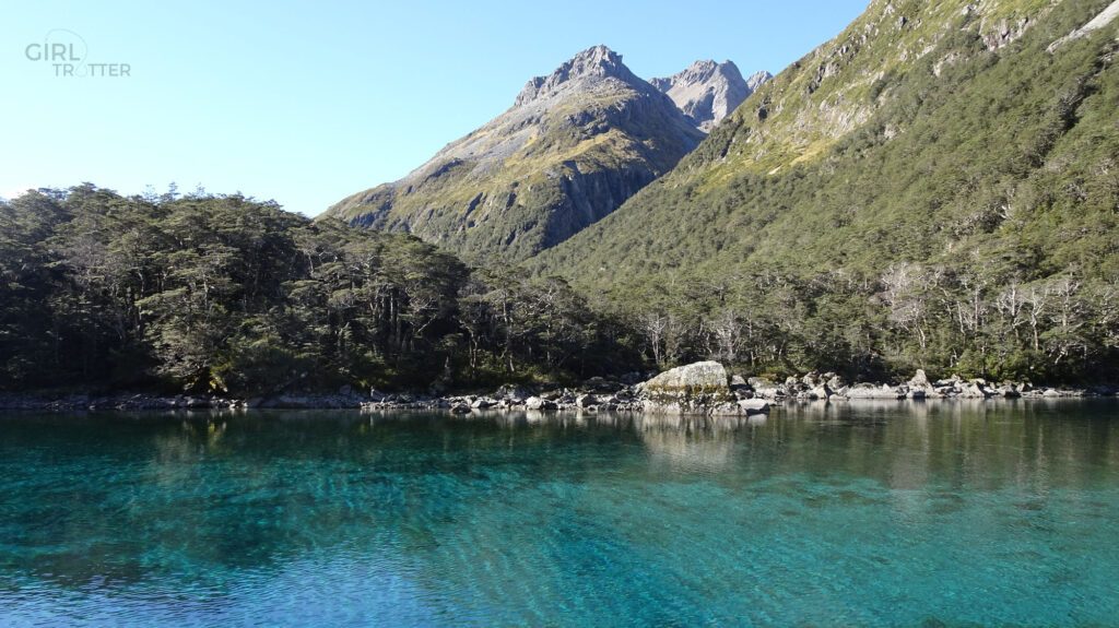 Randonnée du blue lake dans le Parc national des lacs de nelson - Girltrotter