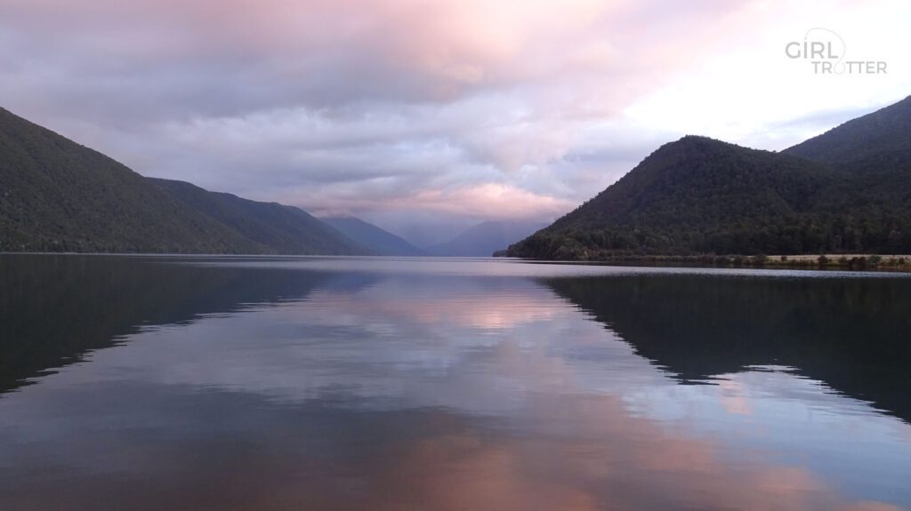 Randonnée du blue lake dans le Parc national des lacs de nelson - Girltrotter