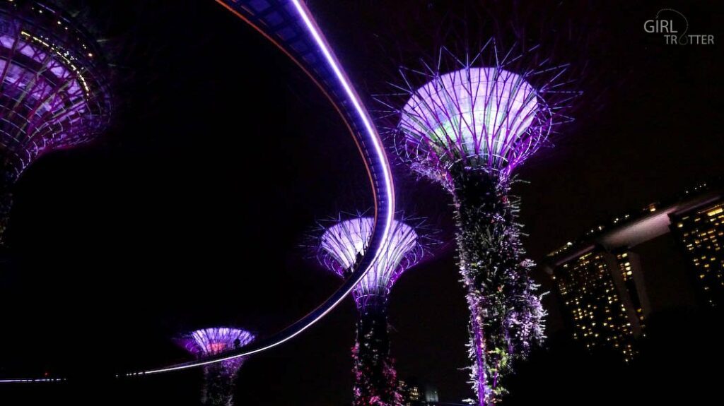 Gardens by the Bay - Supertrees by night - Singapour - Girltrotter