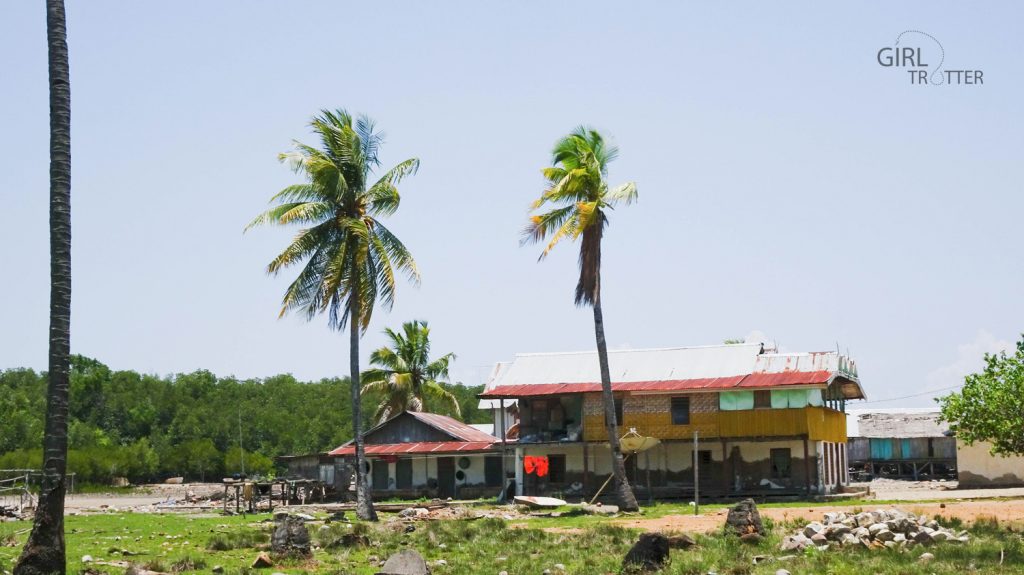 Riung sur l'ile de Florès en Indonésie et son parc marin Taman Laut ou jardin de la mer