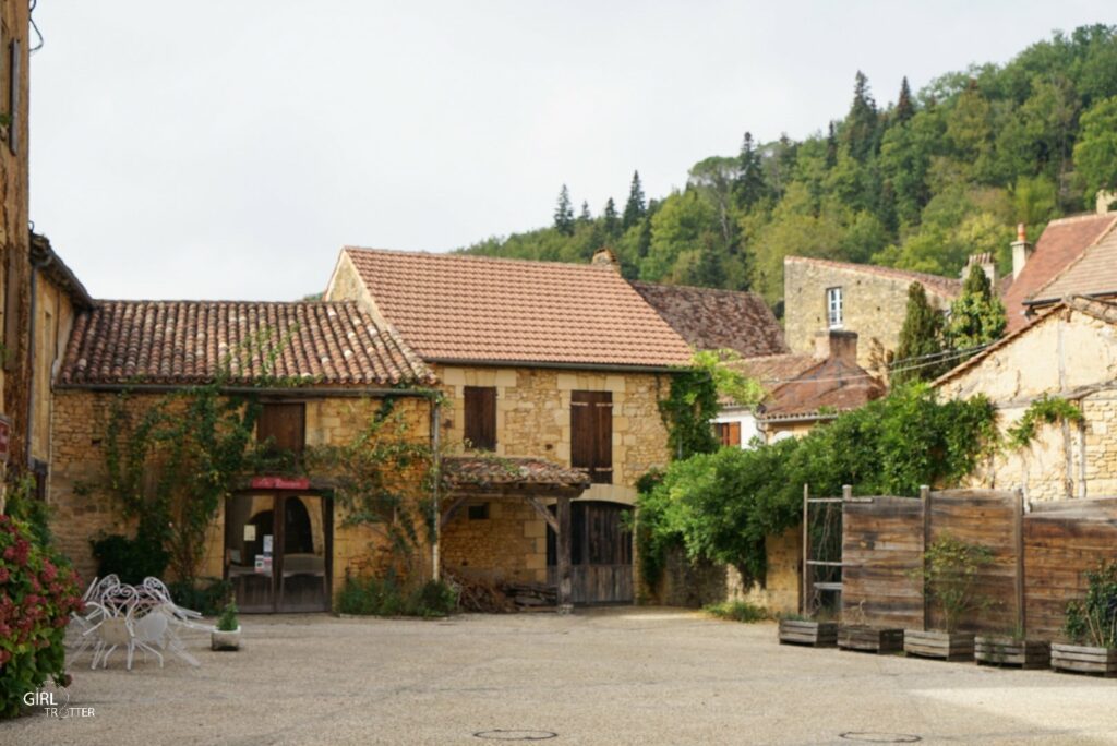 Abbaye et cloitre de Cadouin Perigord Girltrotter4