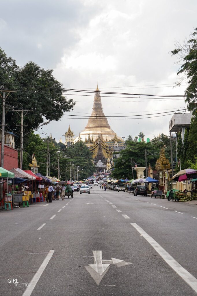 Swe da gon Pagoda de Yangon au Myanmar