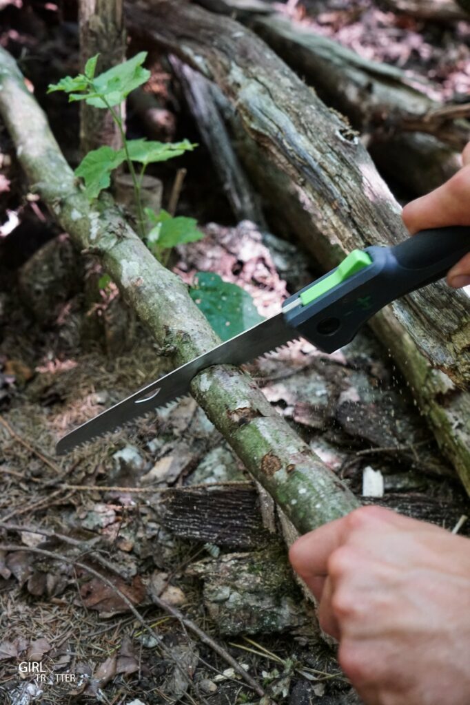 Preparer son bois pour allumer un bon feu dans la nature en sécurité