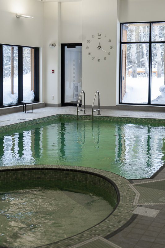 Piscine en forme de tortue de l'Hôtel-Musée Premières Nations de Wendake à Québec Cité