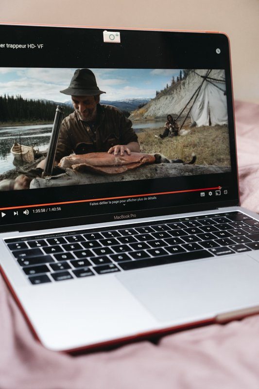 Livre d'aventure et de voyage La Grande course et film Le dernier trappeur de Nicolas Vanier - Un livre, Un film