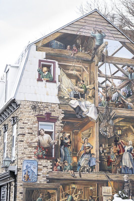 Fresque du Petit Champlain Quebec Canada. Girltrotter le blog voyage et aventure