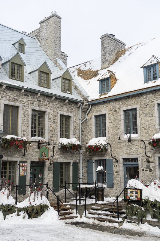 Place royale quartier du Petit Champlain de Québec Canada Girltrotter le blog voyage et aventure