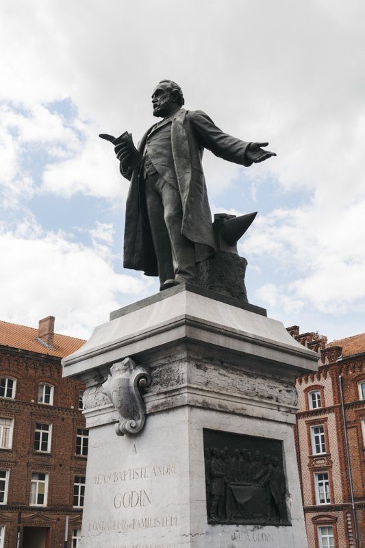 Statue de Jean-Baptiste Andre Godin, Familistère de Guise, tourisme Aisne, Hauts-de-France