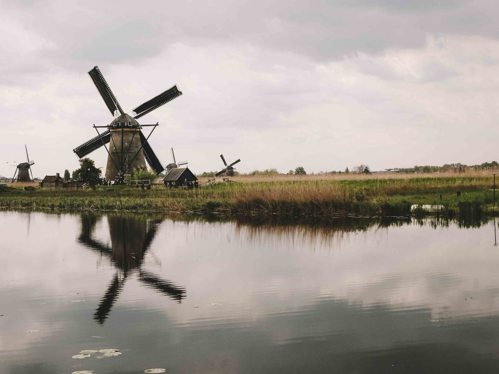 admirer les moulins de kinderdijk en hollande patrimoine mondial de l unesco girltrotter, le blog des filles qui voyagent