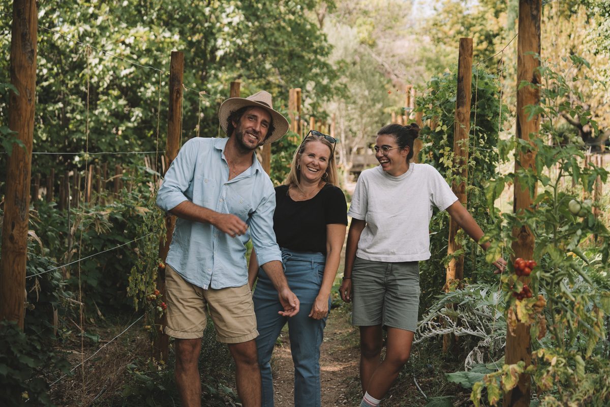 frederic laily, alexa stern createurs du jardin potager de l auberge de la feniere avec clara maraichere